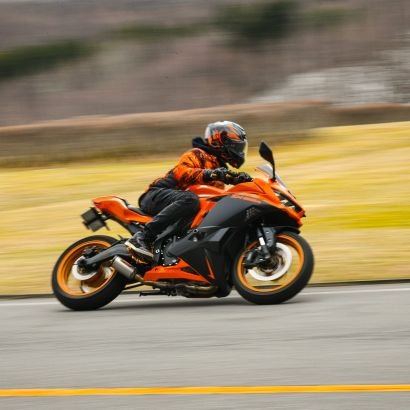 KAWASAKI ZX-25R オレンジ🍊 いじり初め4ヶ月、本当に頑張りました