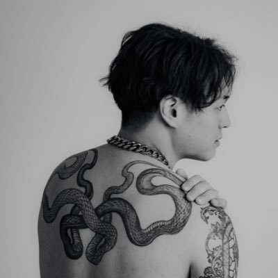 まもなく16時半から地下2階のバースペース付近にて先行物販です。 T