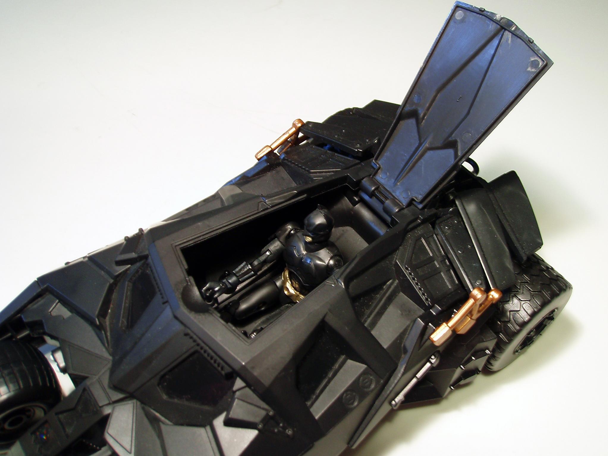 マテル バットマン・ザ・ダークナイト 1/18 スケール バットモービル