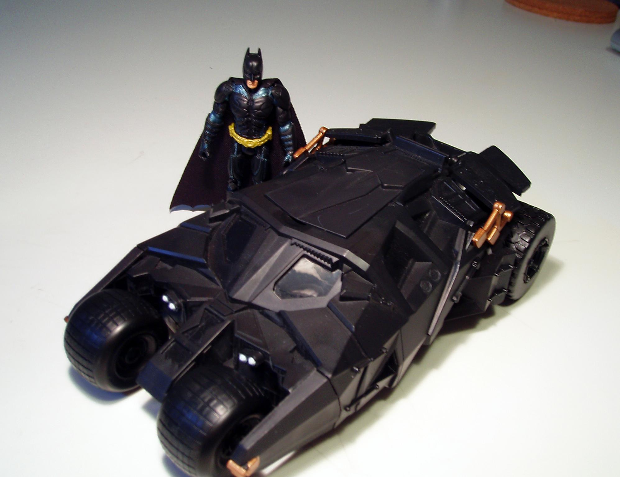 マテル バットマン・ザ・ダークナイト 1/18 スケール バットモービル