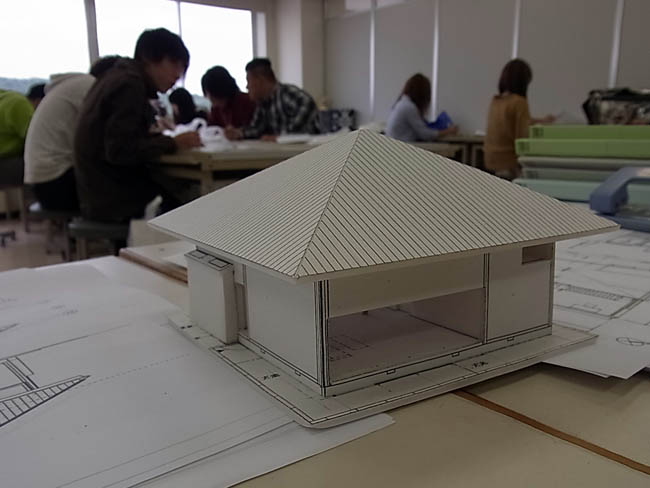 大学の講義「白の家（篠原一男）」模型製作 : 近藤岳志の建築設計日記
