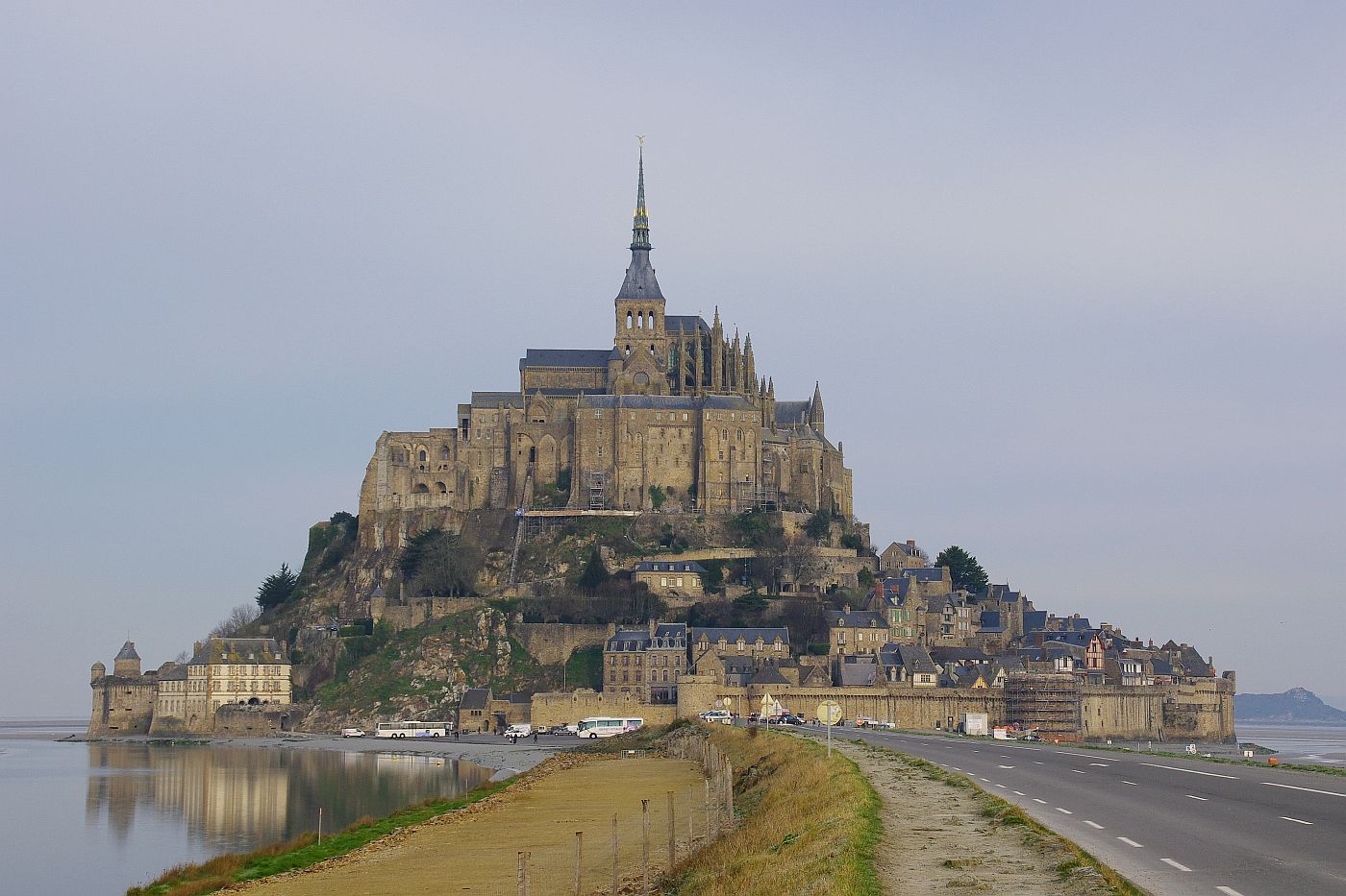 世界遺産】 モン・サン・ミッシェルとその湾 修道院と大聖堂 外観