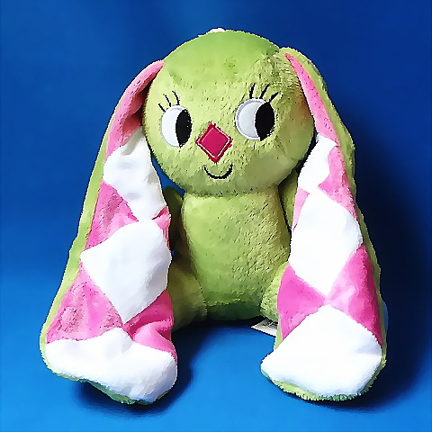 19085]ハンガリー アニメキャラクター チェック耳うさぎ ぬいぐるみ