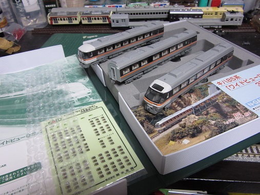 最近の無駄遣い～カトー・キハ85系増結/トミックス373系増結入線