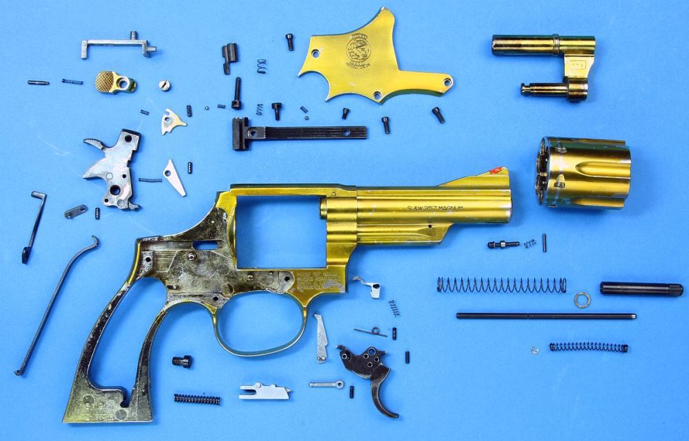 S&W Revolver by Kokusai : 