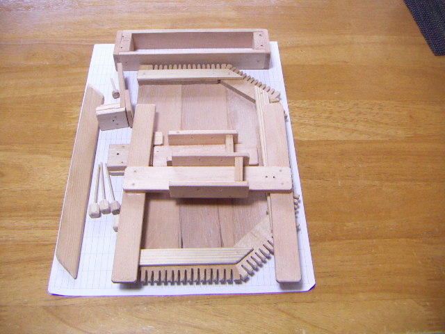 アヤタカミニで高台の組紐 : オルサのミニ手織機・卓上組紐台
