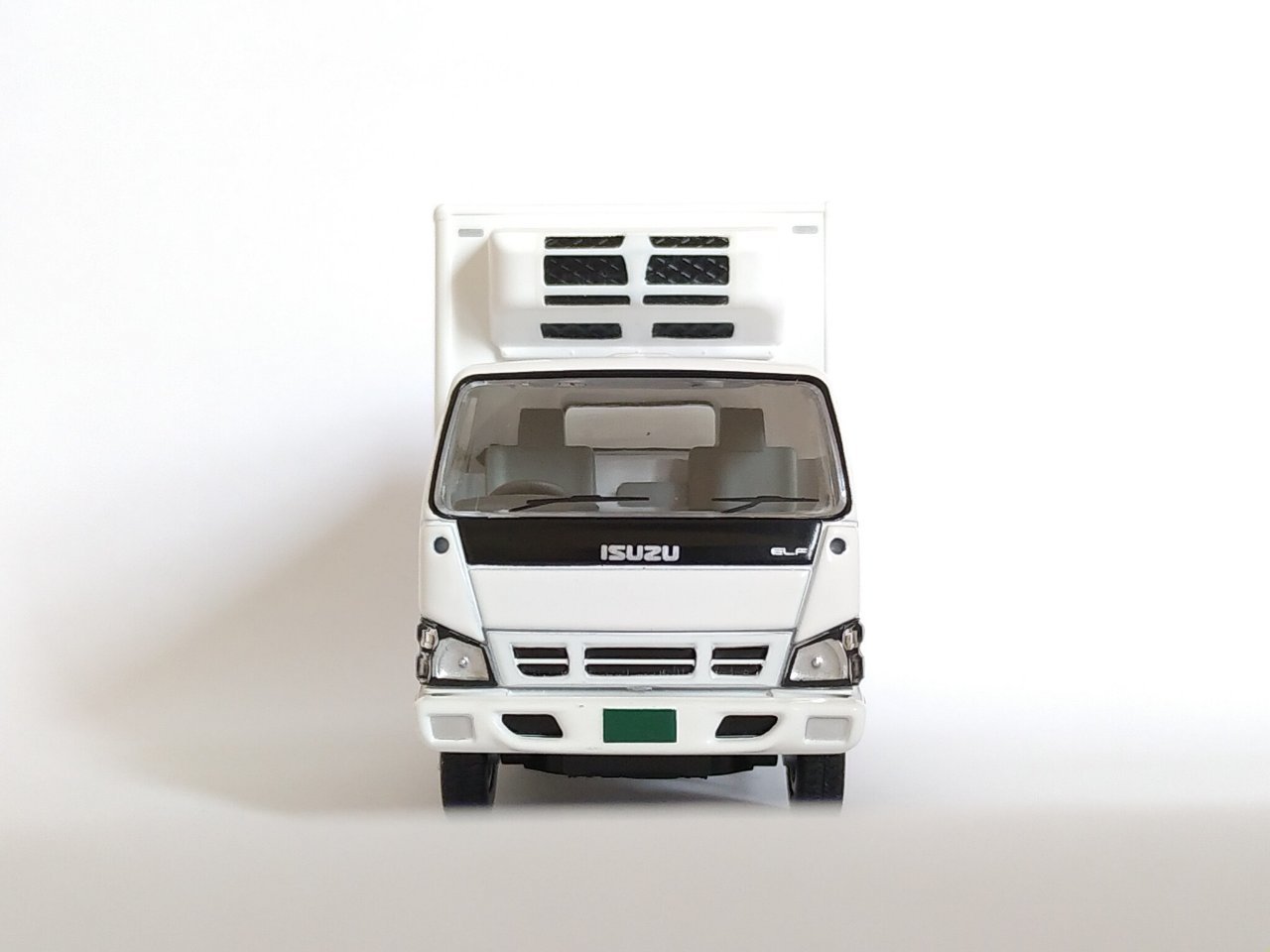 トミーテック・LV-N195a いすゞエルフ パネルバン（セブン-イレブン