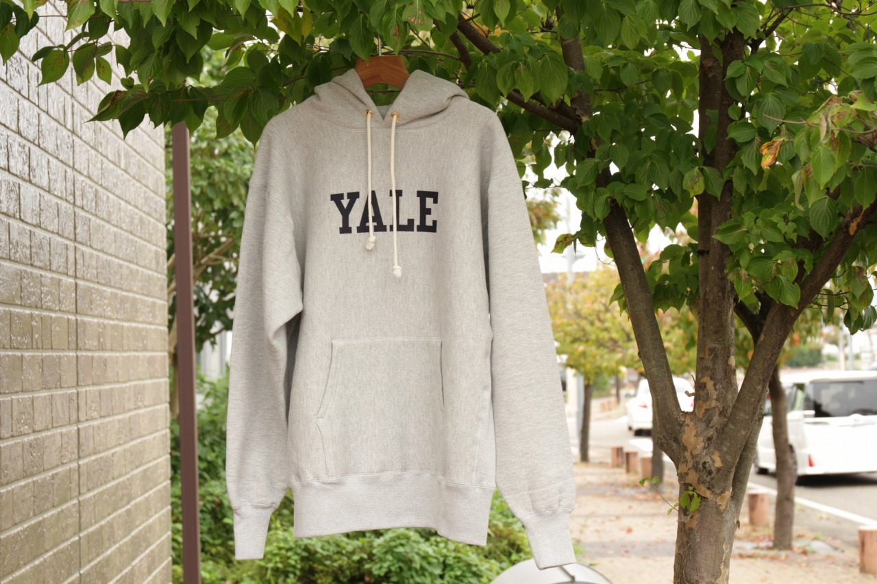 □”YALE UNIVERSITY ” リバースウィーブプルオーバーパーカー/Champion