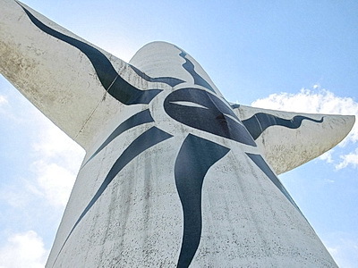 岡本太郎と信楽～”黒い太陽”生誕の地。 : 小田原万博探偵ブログ