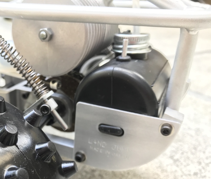 1/8エンジンバギー 京商ランドジャンプの初期型をレストア、メカ積みを