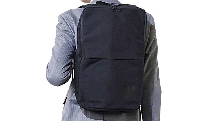 ノースフェイス】シャトルデイパックはビジネスやスーツにおすすめ