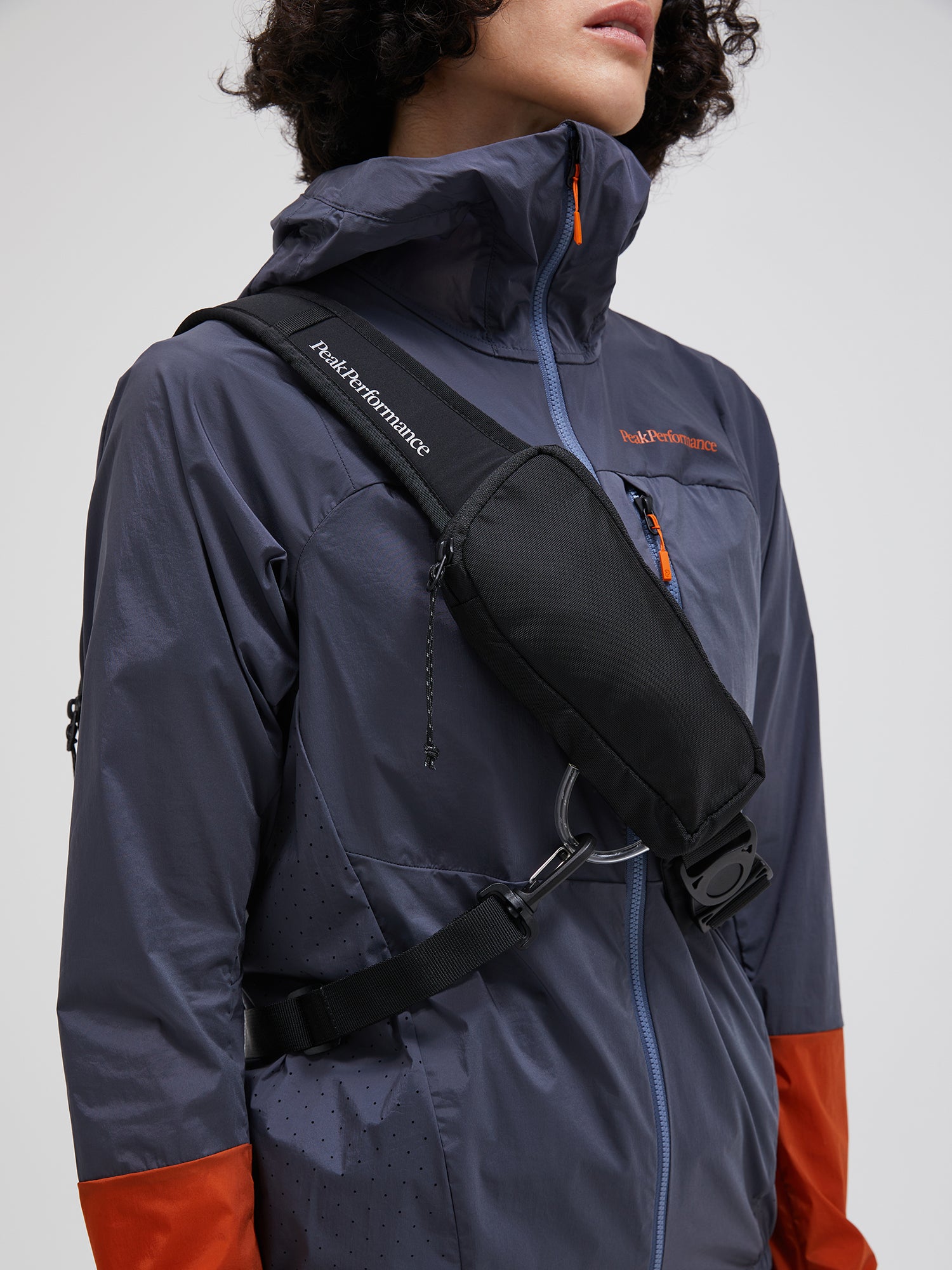 SS26新着】アウトドア スリング バッグ 4.5L – ピークパフォーマンス