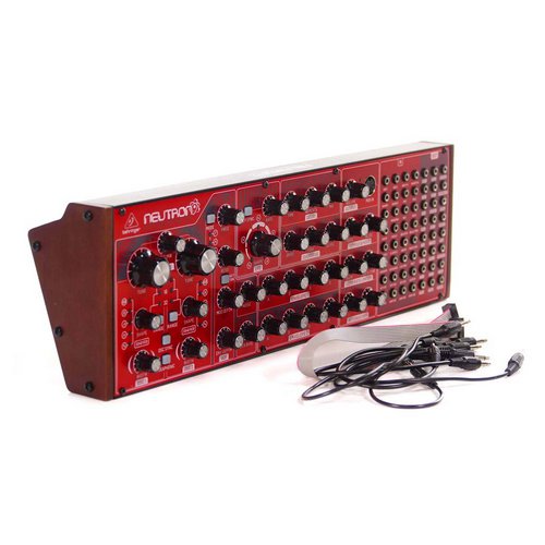 Behringer Neutron Synthesizer | Lebanon | Per-vurt