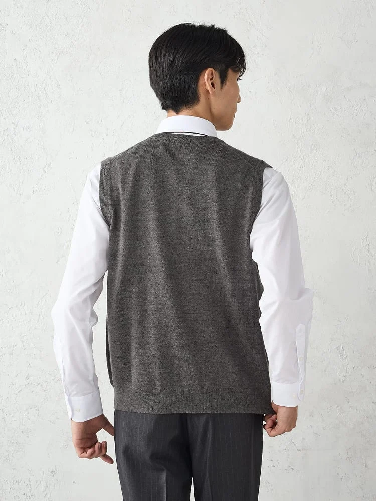 ブラック TRANS CONTINENTS BIZニット Vネックベスト ブラック/グレー