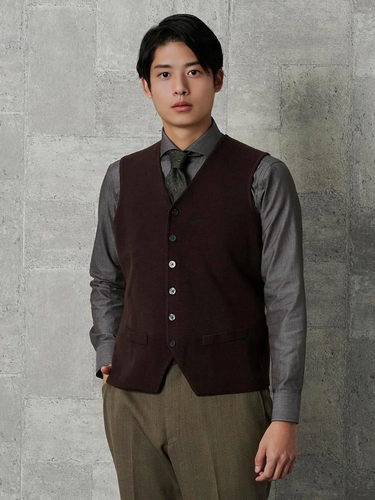 ブラック TRANS CONTINENTS BIZニットジレ ブラック/グレー/ブラウン