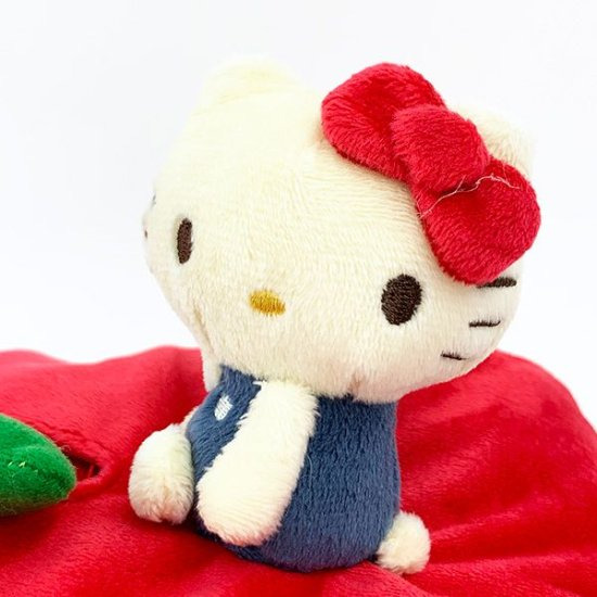 50周年YEARスタート！激レアキティちゃんの復刻デザインぬいぐるみを