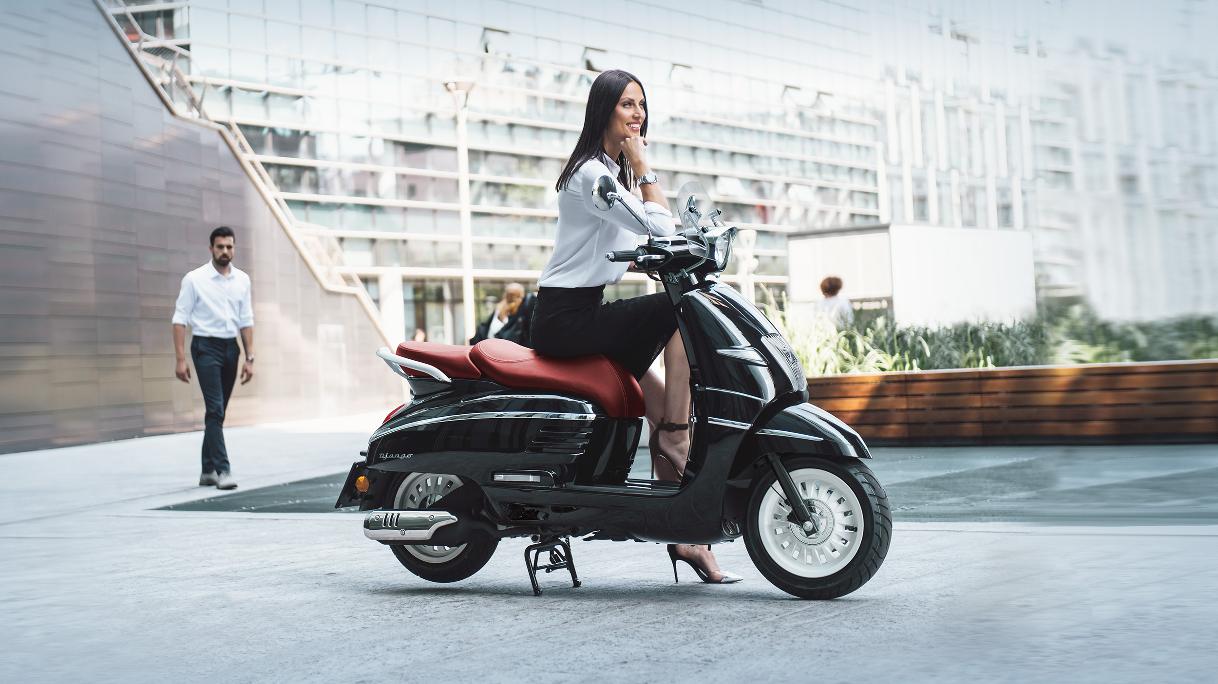 ジャンゴ 125/150 ABS ボルドーエディション - プジョーモトシクル