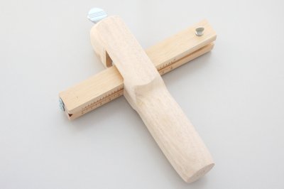 ストラップカッター 本体 | ヌメ革と真鍮金具とレザークラフト材料の