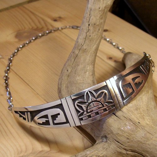 ホピ族：サンフェイス デザイン 三日月形 チョーカー - PINE☆FIELD