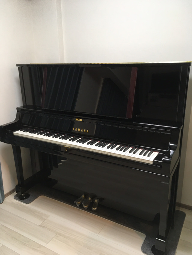 ヤマハのアップライトピアノYUS3とYUS5を検討しており、三木楽器 開成