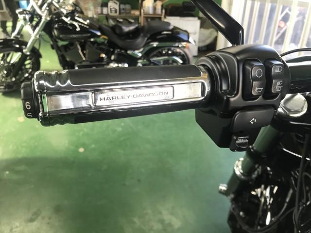 ブレイクアウト(FXBRS)グリップヒーター取り付け（ハーレー