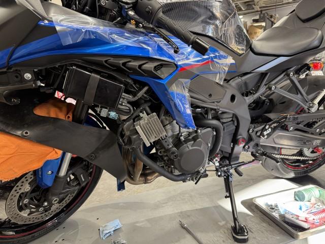 東京都大田区山王のオートサロンオギヤマです。 川崎ZX-4Rに持ち込み