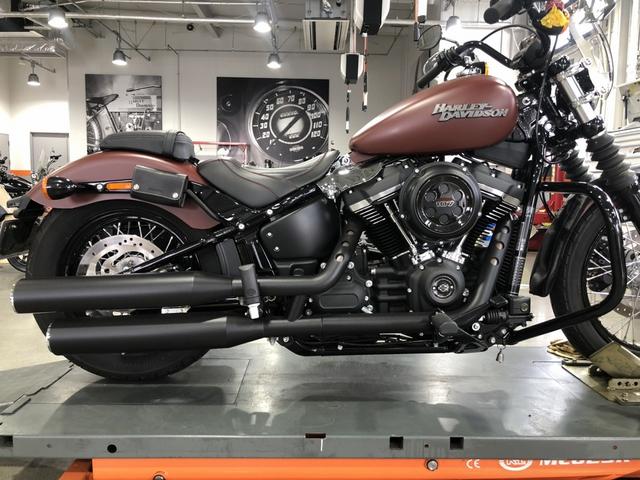 FXBB ストリートボブ K&Hシート交換（ハーレーダビッドソン埼玉花園の