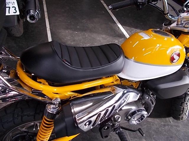 モンキー125 キタコカスタムシート交換 （（有）佐上商会 空港店の作業