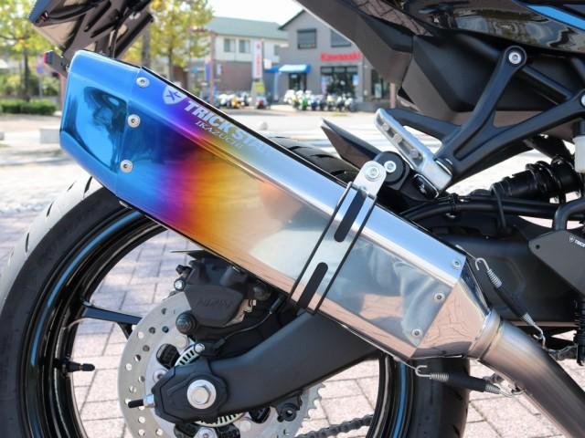 Ninja ZX－25R SE 社外マフラー／ラジエタースクリーン