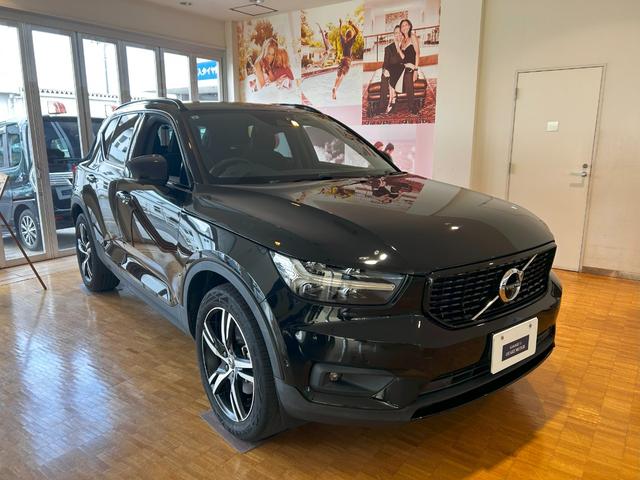 ボルボ XC40 2018年モデル B4 AWD R-DESIGNの価格・性能・装備