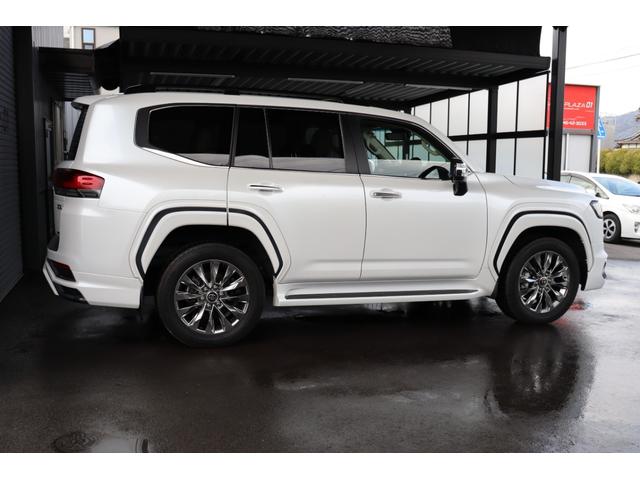 TOYOTA LAND CRUISER ZX | 2023 | PEARL WHITE | 12000 km | details