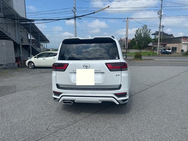 TOYOTA LAND CRUISER ZX | 2023 | PEARL WHITE | 2970 km | details