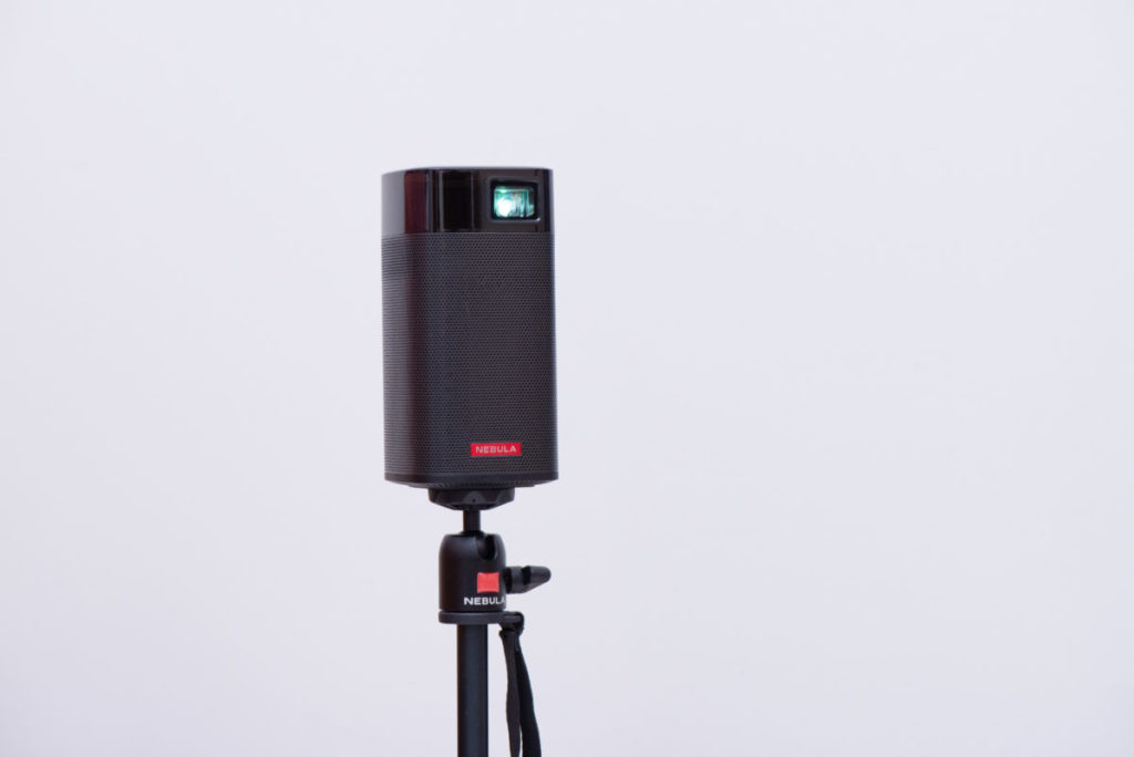 一人暮らしに最適】Ankerの超小型モバイルプロジェクター Nebula