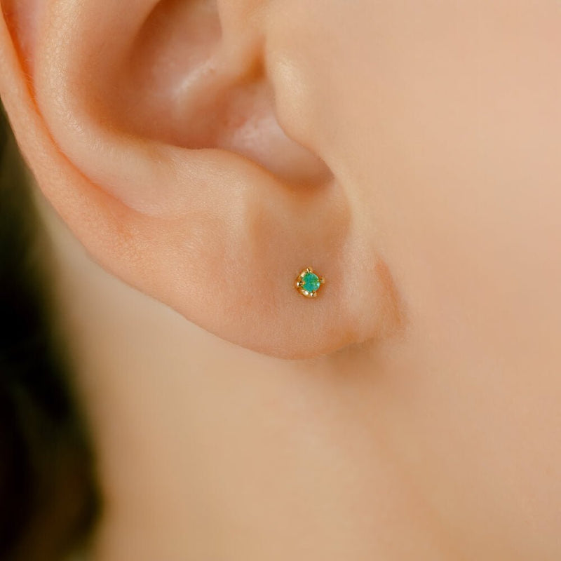 K18 プラチナ パライバトルマリン │ トラガス・フォワードヘリックス