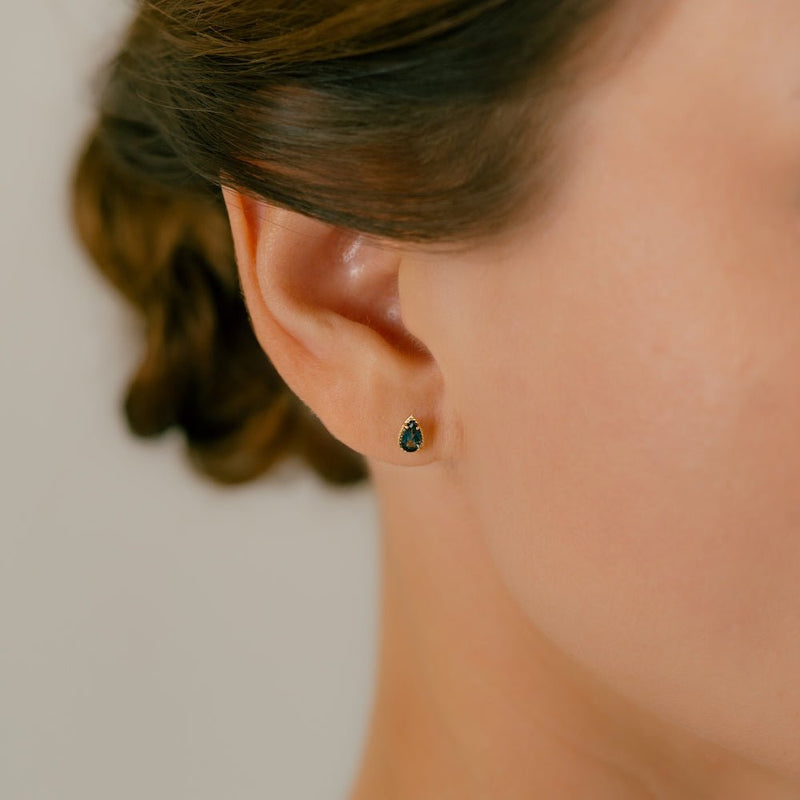 オトナっぽくてカッコイイ。ロンドンブルートパーズ ジュエリー軟骨