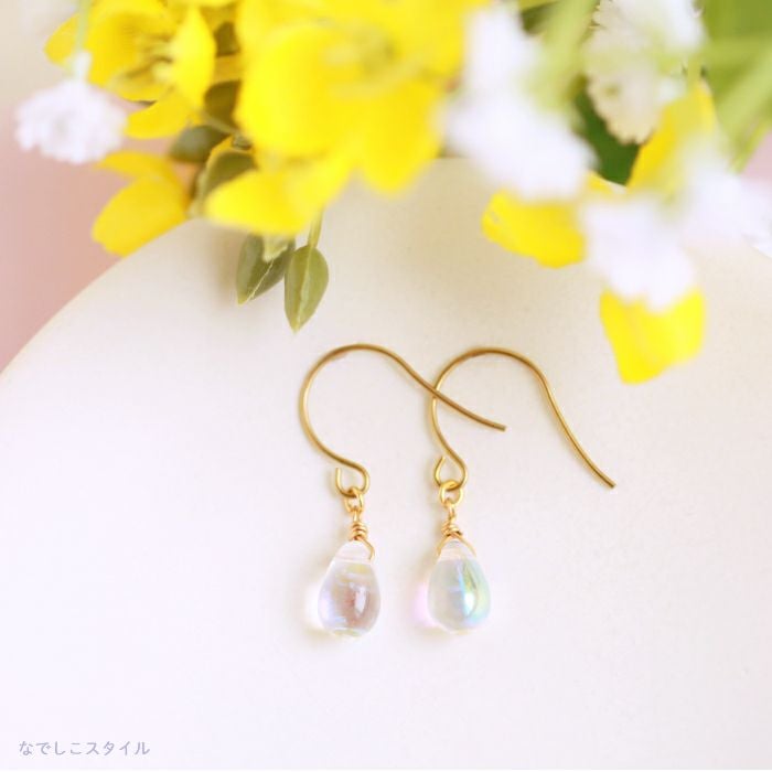 しずく型のティアドロップ「クリスタルラスター」 チタンピアスの通販