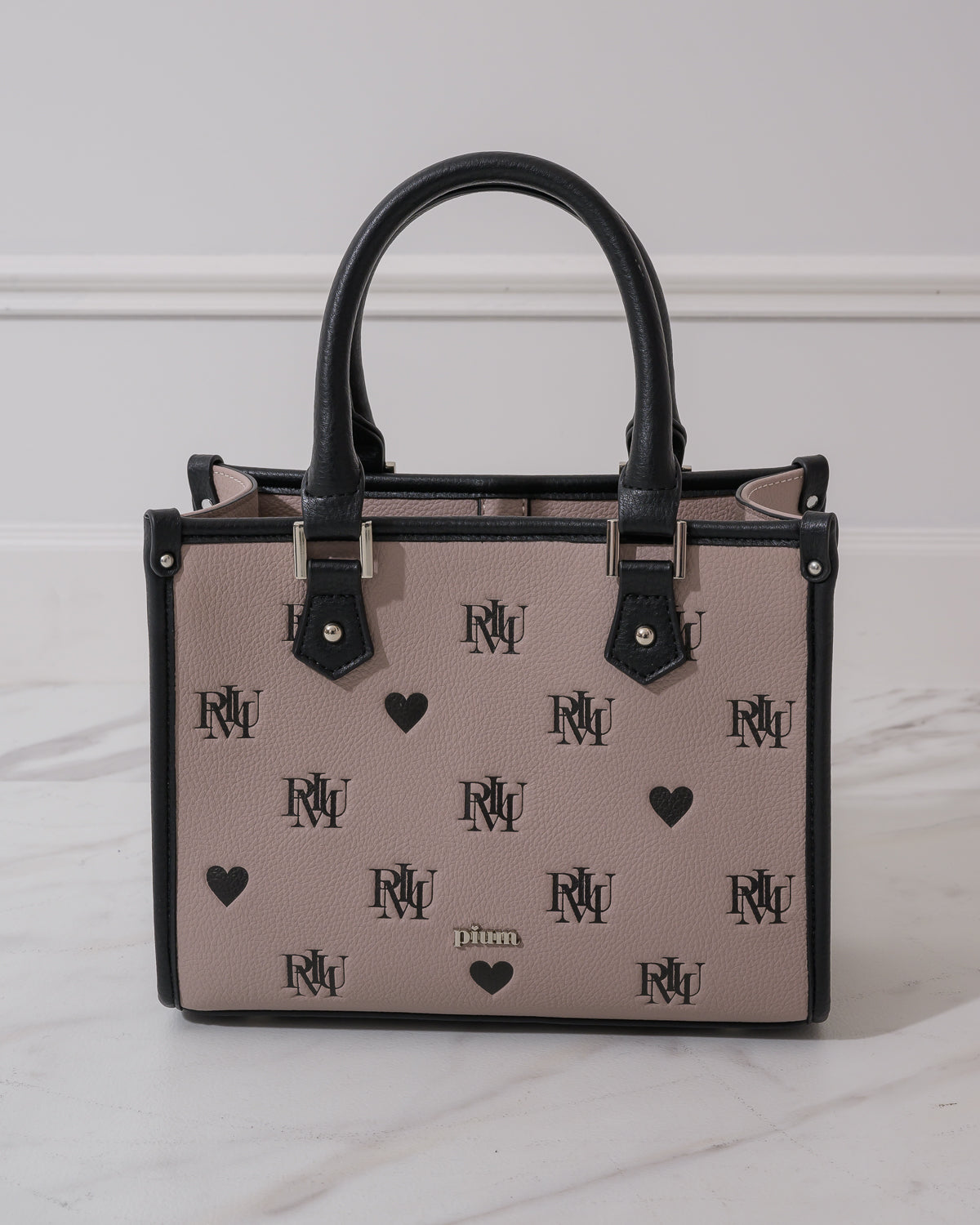 piumモノグラムスクエアトートバッグ