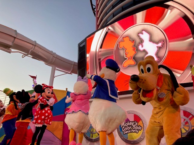 DCL】ミッキーのカラー・スピン・ダンスパーティー | ミッキーネット