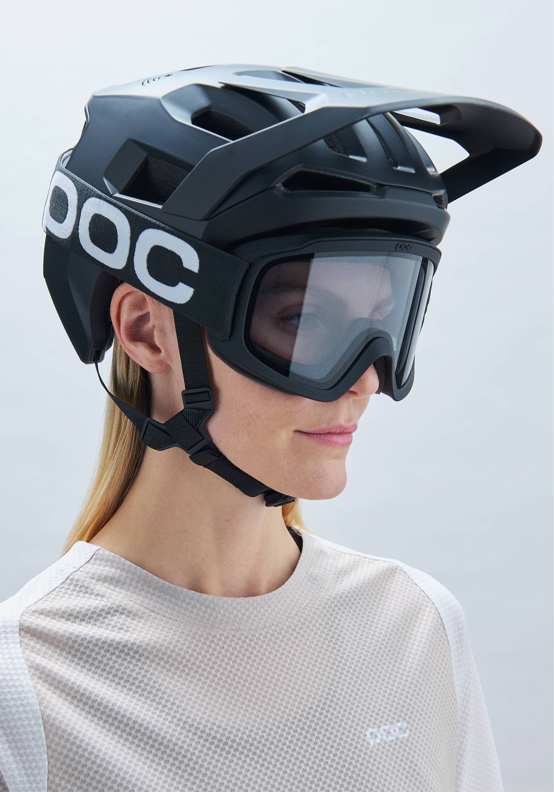 Ora MTB Goggles in Uranium Black | Cycling Eyewear | POC (US)