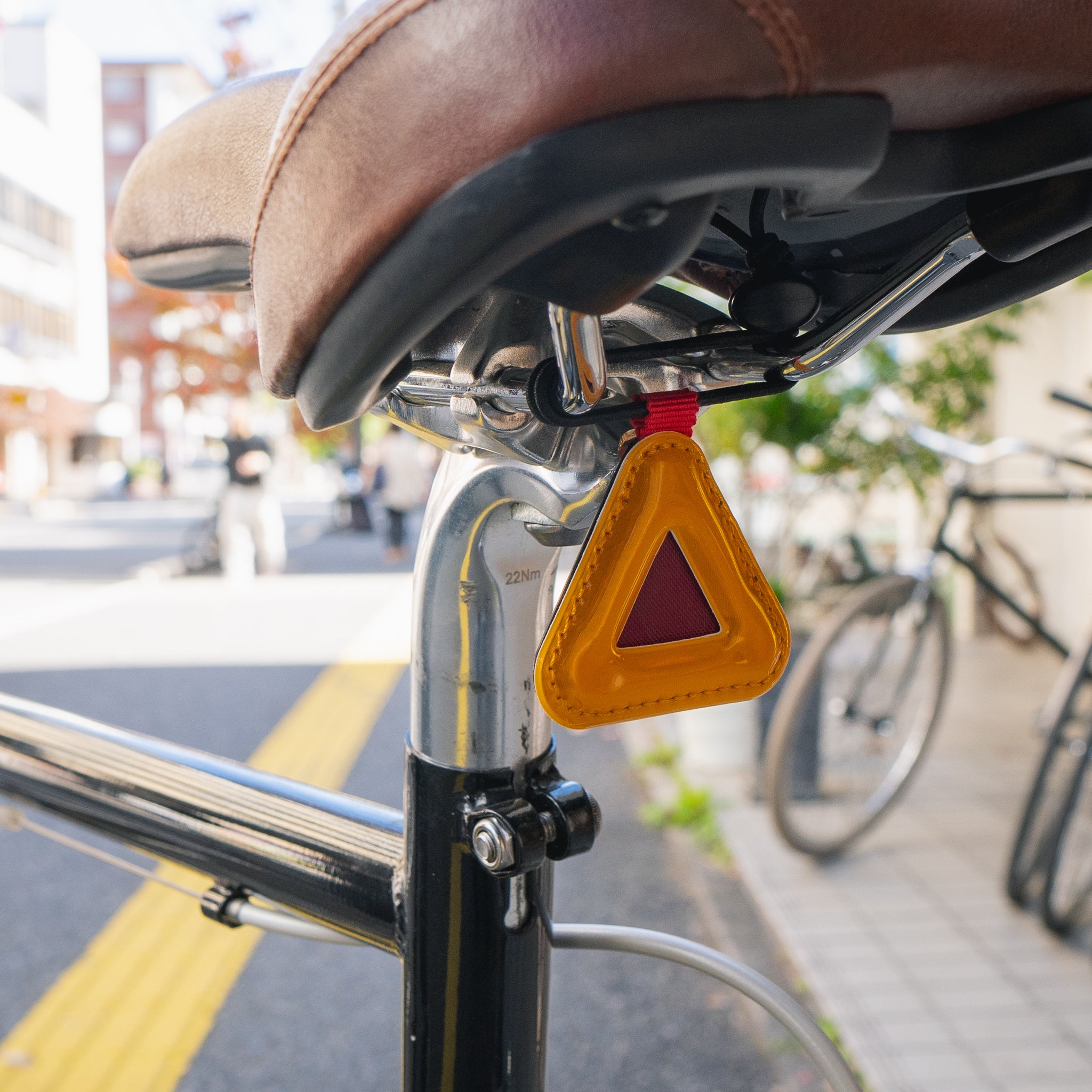 BLUE LUG* MINI triangle reflector – pop grumpy