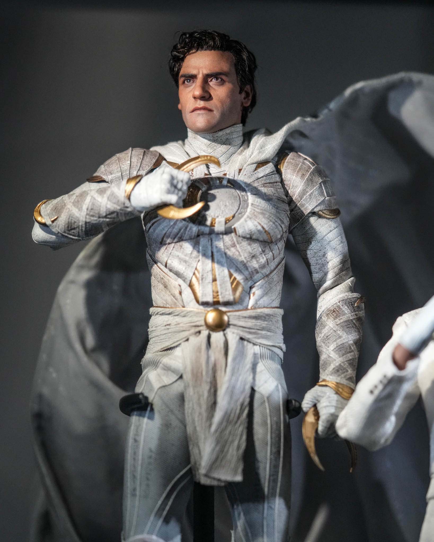 Preorder! Hot Toys TMS140AE Moon Knight 1/6th scale Moon Knight