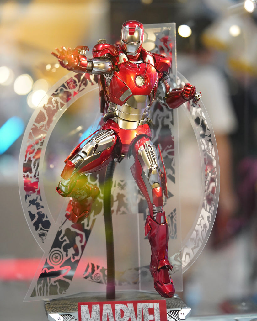 Hot Toys MMS696D54 Disney 100 Iron Man Mark Vii (D100 Version) 1/6
