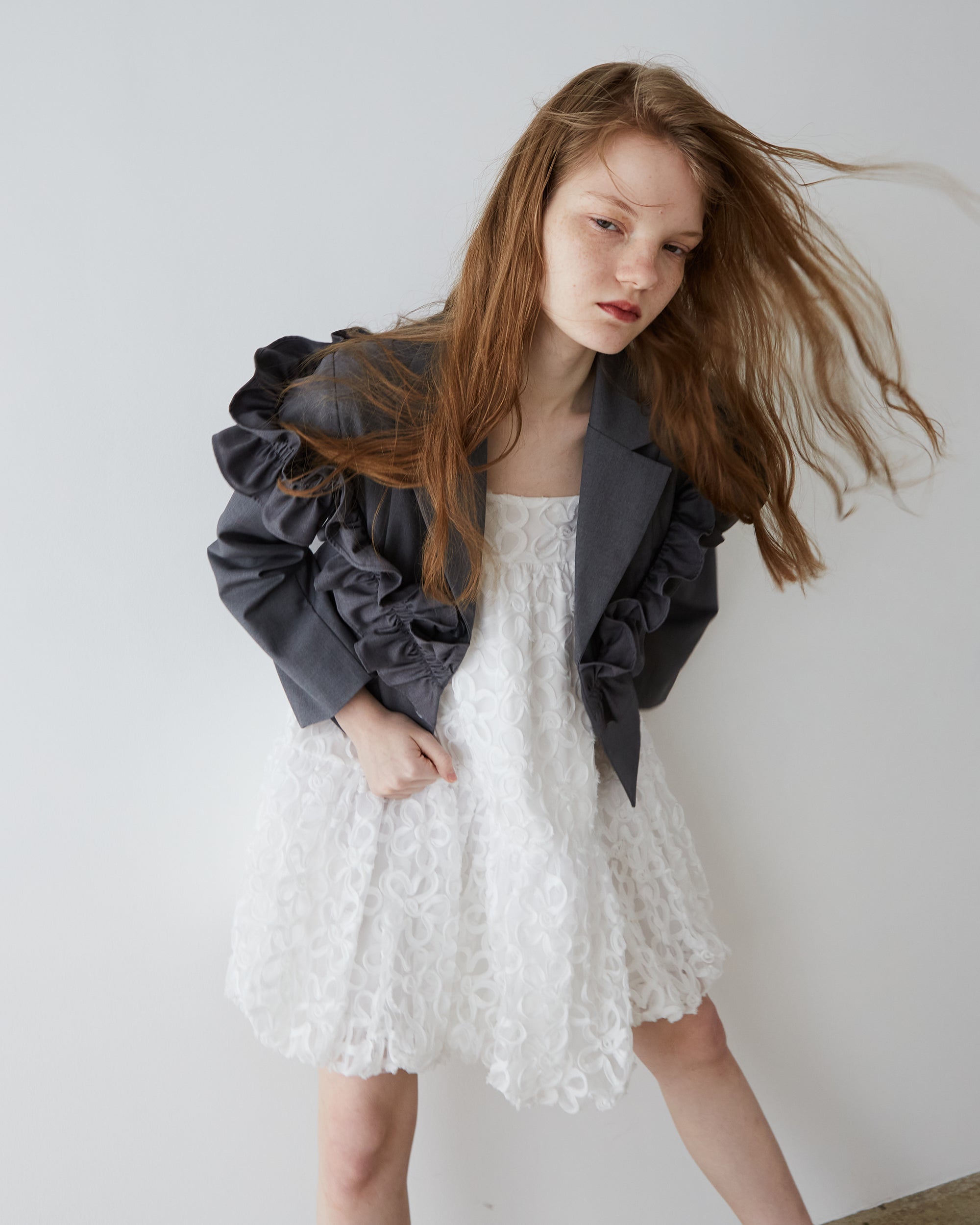Gathered frill short jacket (gray)