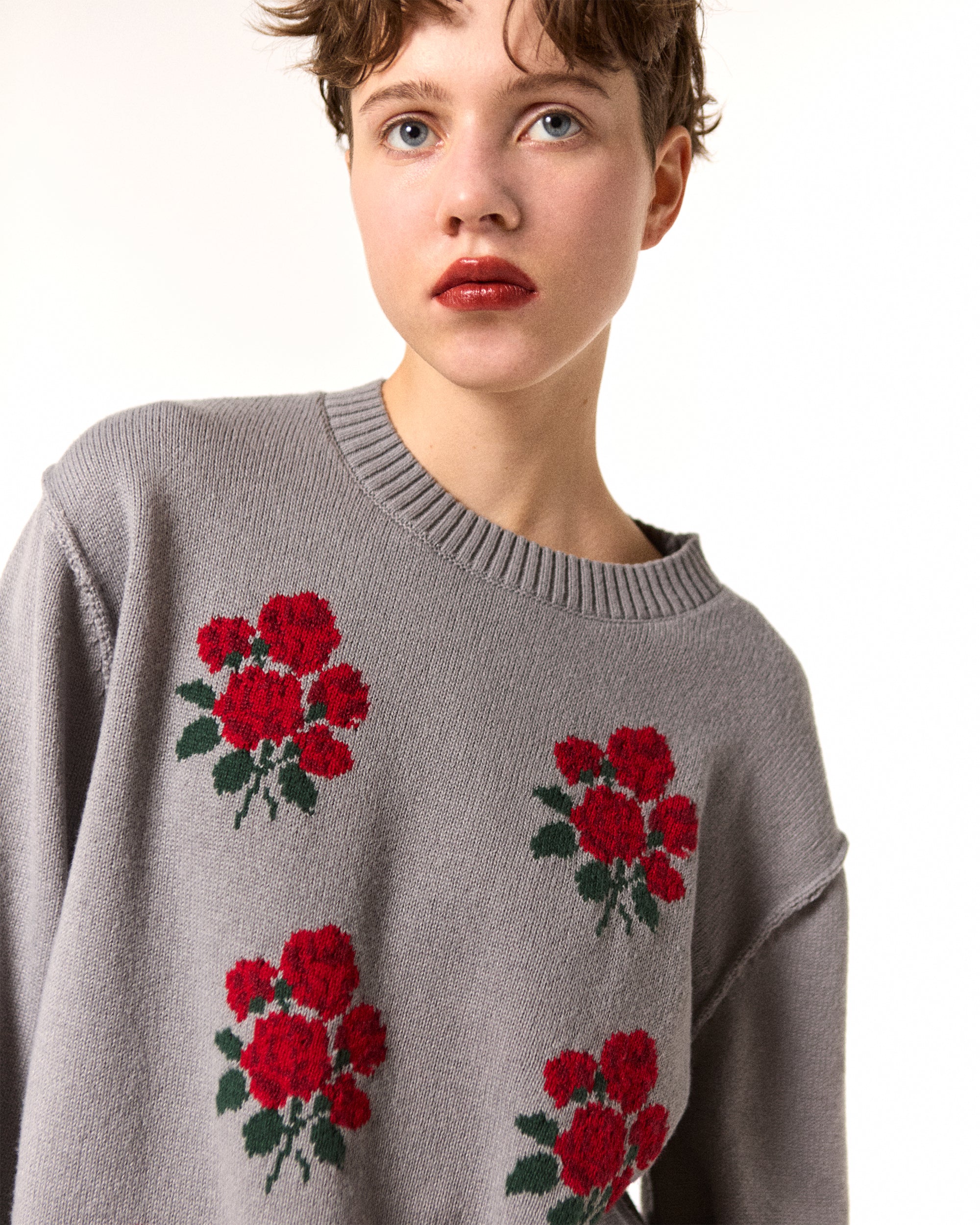 Red bouquet intarsia knit