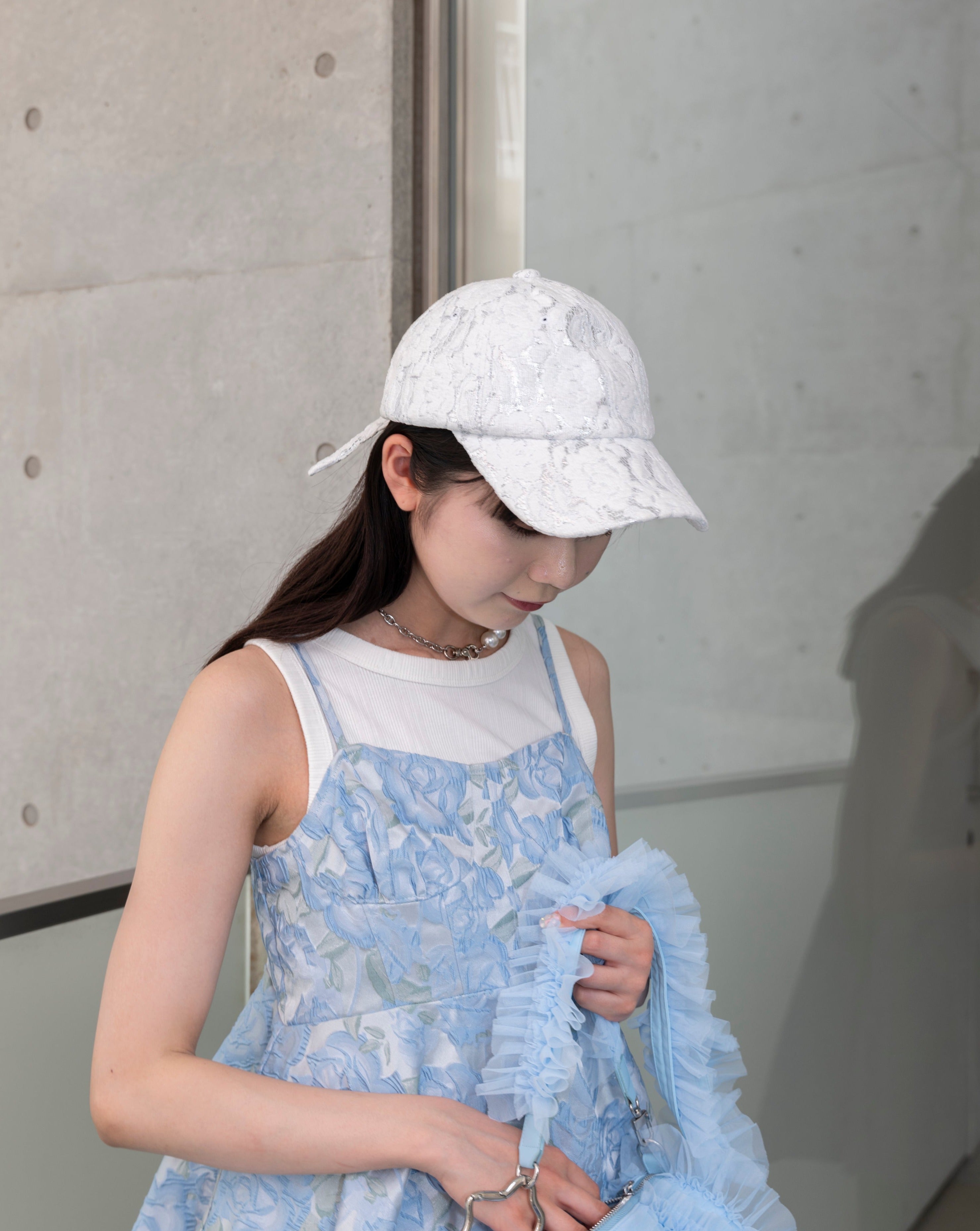 FLOWER LACE SILVER CAP