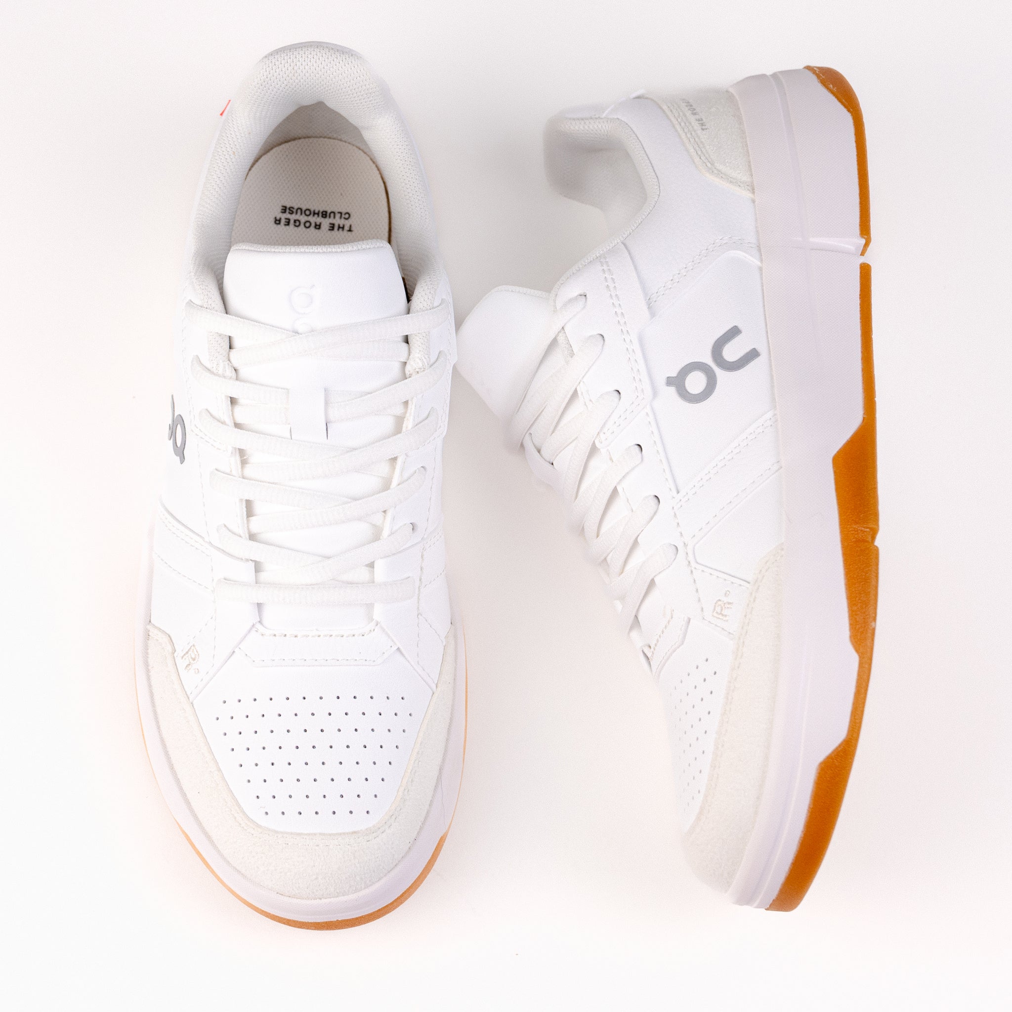 Women's On Running THE ROGER Clubhouse in White/Ivory – Plaza Shoe