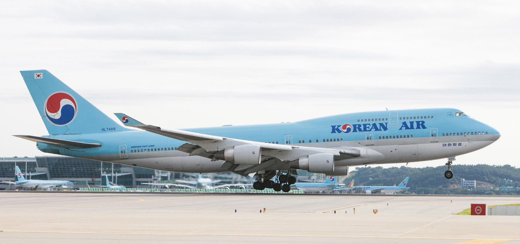 Korean Air HL7489: A Global Statement in the Sky – MotoArt PlaneTags