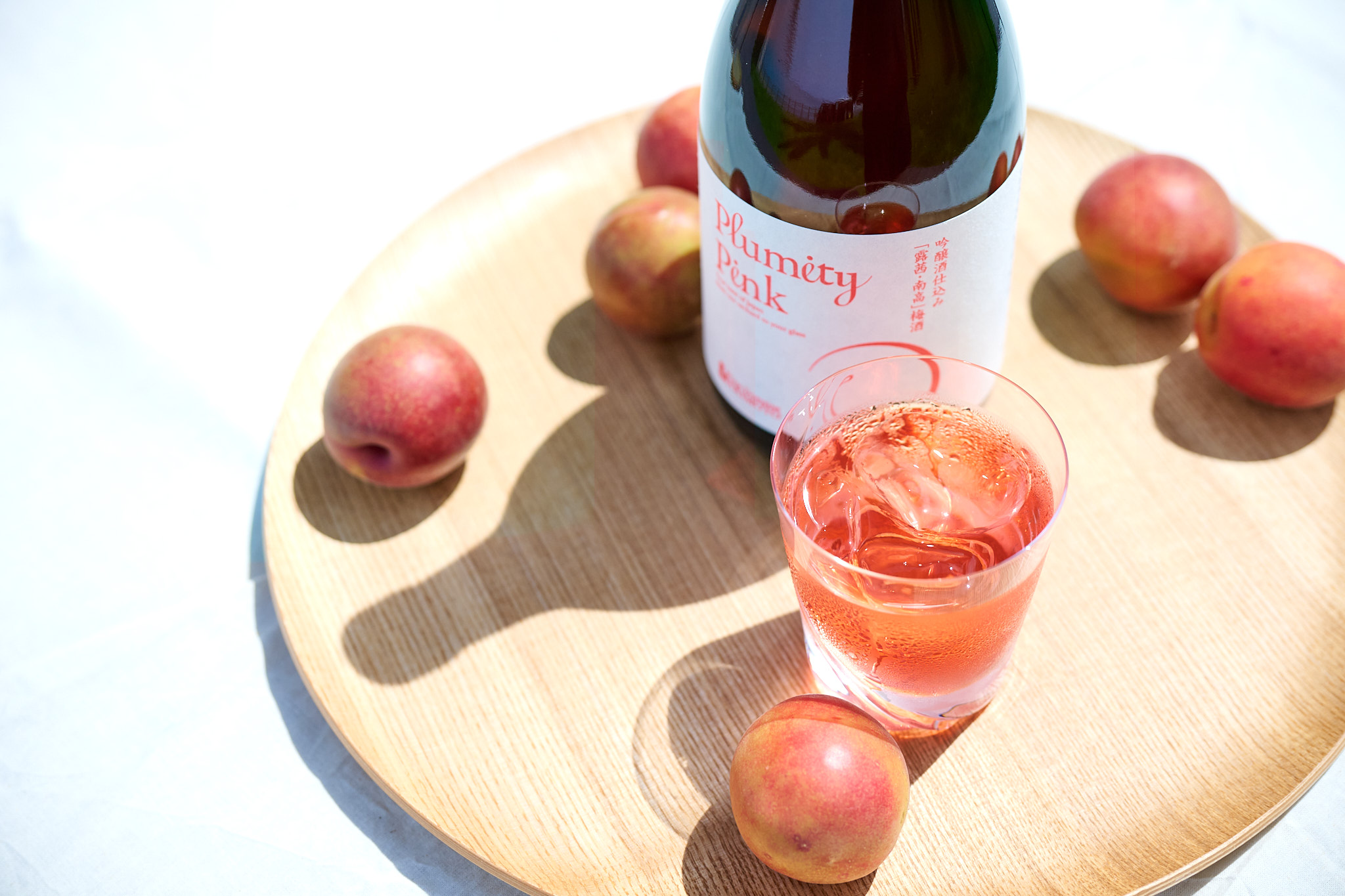 珐琅彩 胭脂紅地 梅花文 盃 一対｜陶磁器｜精巧作り 珐琅彩 胭脂紅地