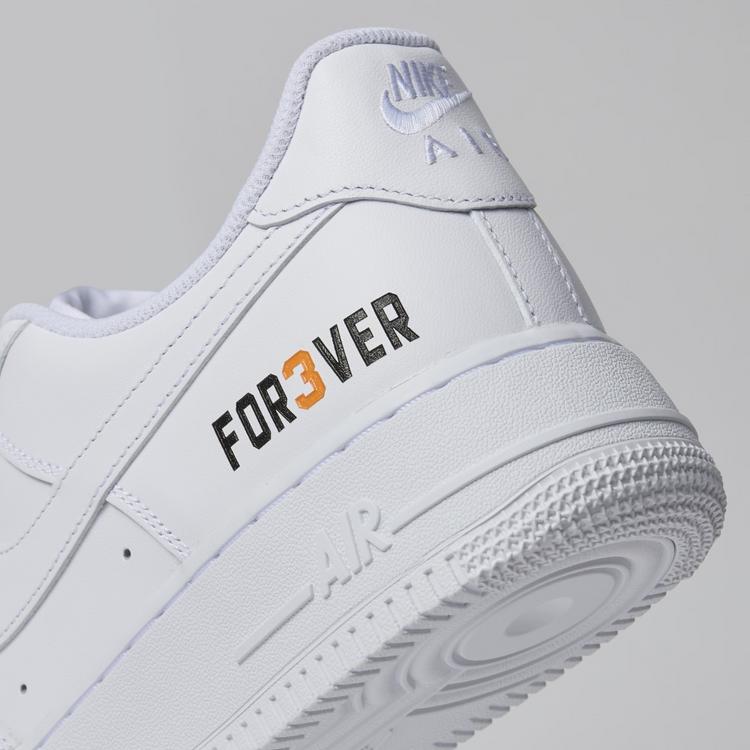 ナイキ エア フォース 1 '07 FOR3VER GIANTS」を予約販売 | 読売