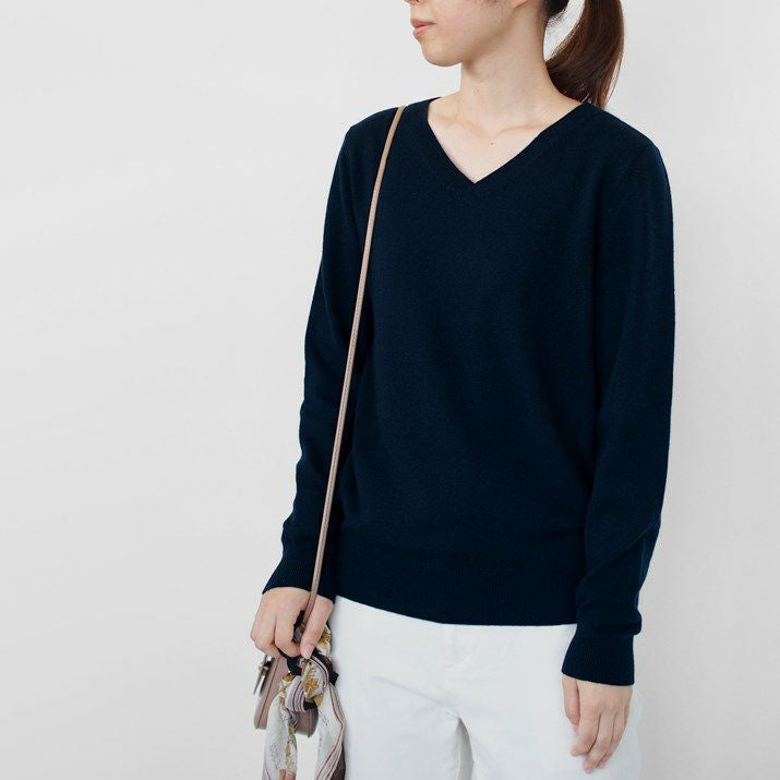 カシミヤ100％Vネックセーター | Milestone公式オンラインストア